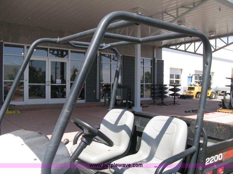 image for item B8102 2007 Bobcat 2200 utility vehicle
