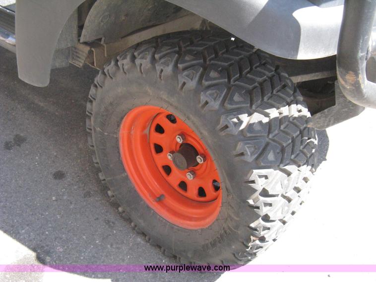 image for item B8102 2007 Bobcat 2200 utility vehicle