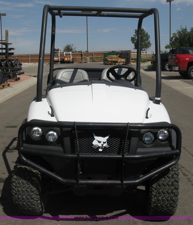 image for item B8103 2007 Bobcat 2200 utility vehicle