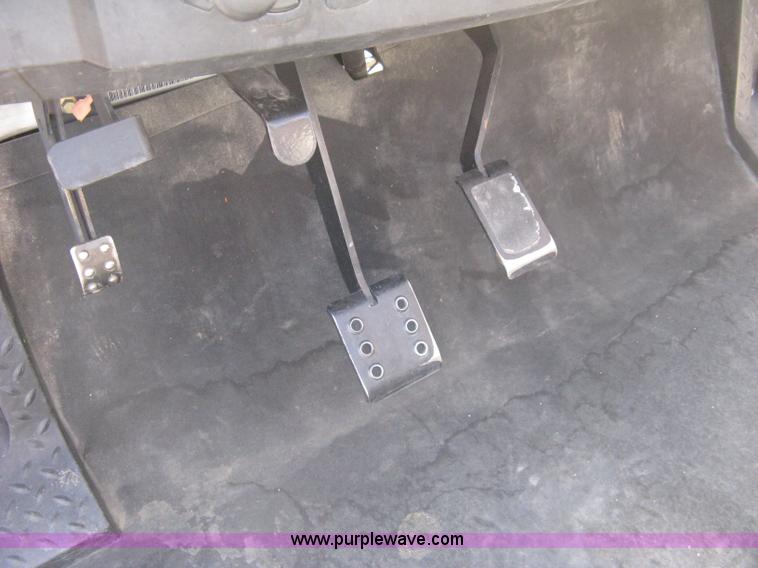 image for item B8103 2007 Bobcat 2200 utility vehicle