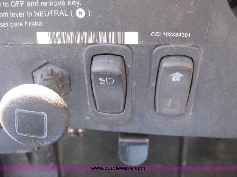 image for item B8103 2007 Bobcat 2200 utility vehicle