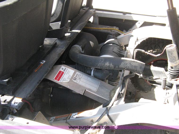 image for item B8103 2007 Bobcat 2200 utility vehicle