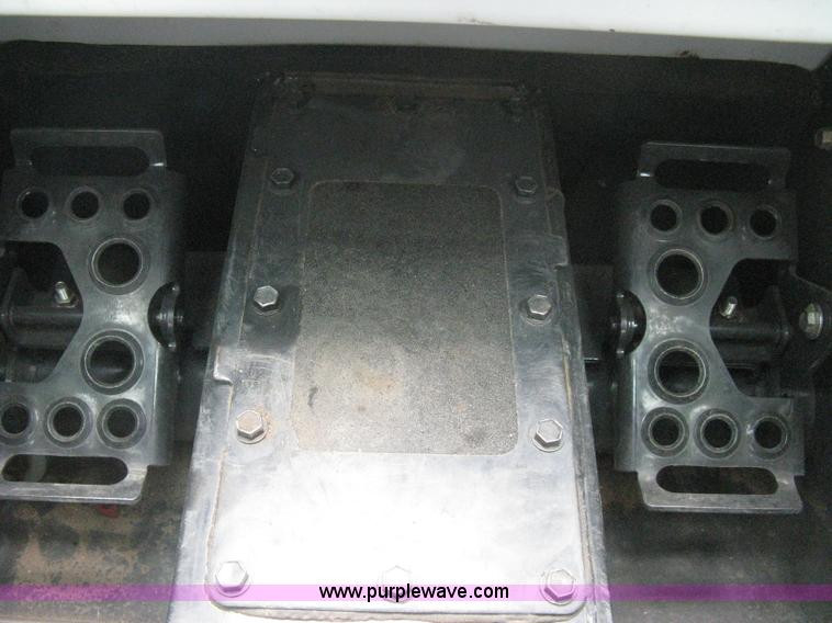 image for item B8107 2010 Bobcat S150 skid steer