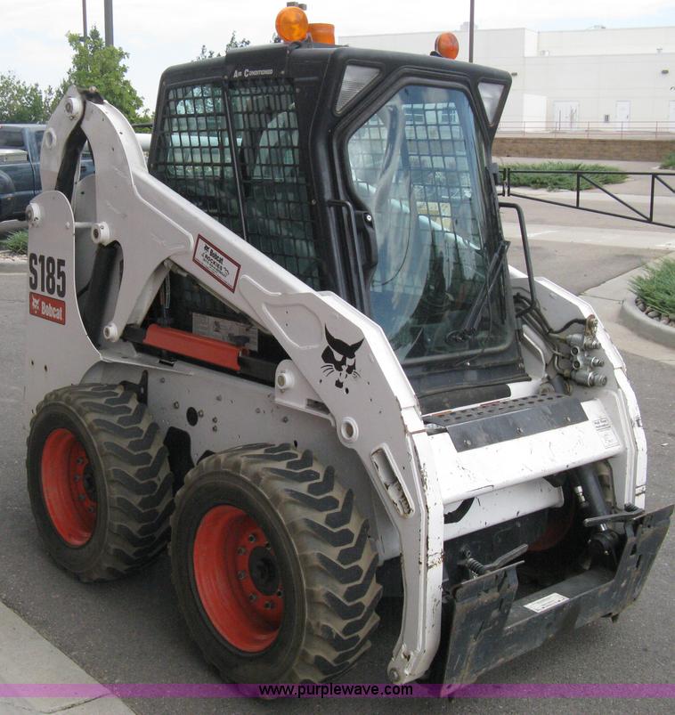 image for item B8108 2010 Bobcat S185 skid steer