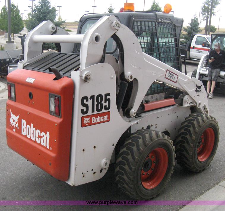 image for item B8108 2010 Bobcat S185 skid steer