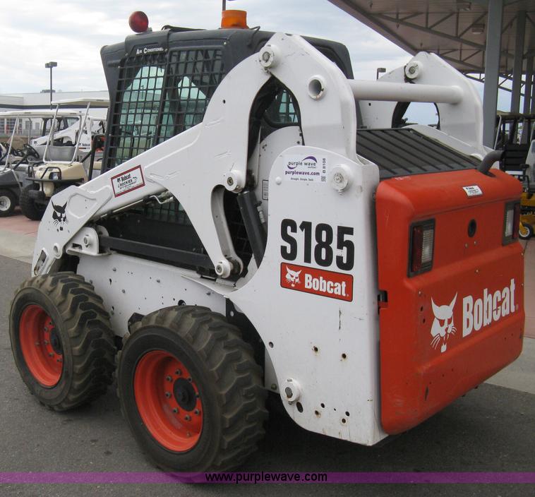 image for item B8108 2010 Bobcat S185 skid steer