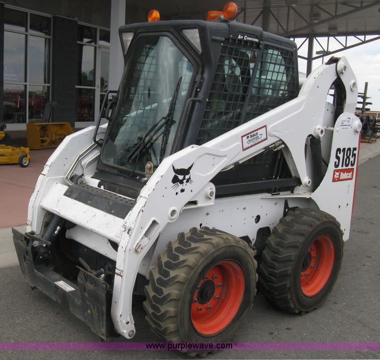 image for item B8108 2010 Bobcat S185 skid steer