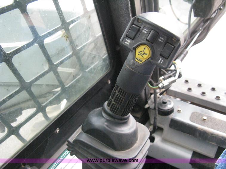 image for item B8108 2010 Bobcat S185 skid steer