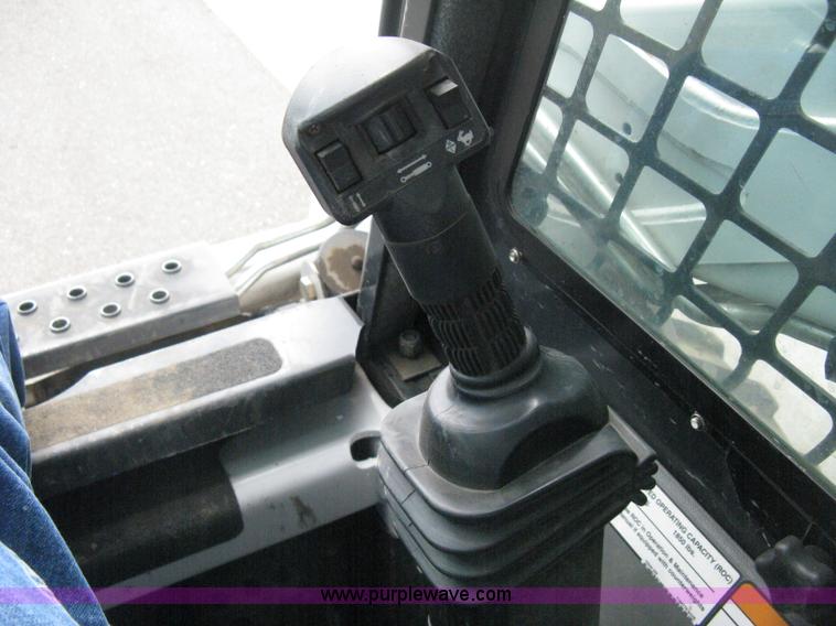 image for item B8108 2010 Bobcat S185 skid steer