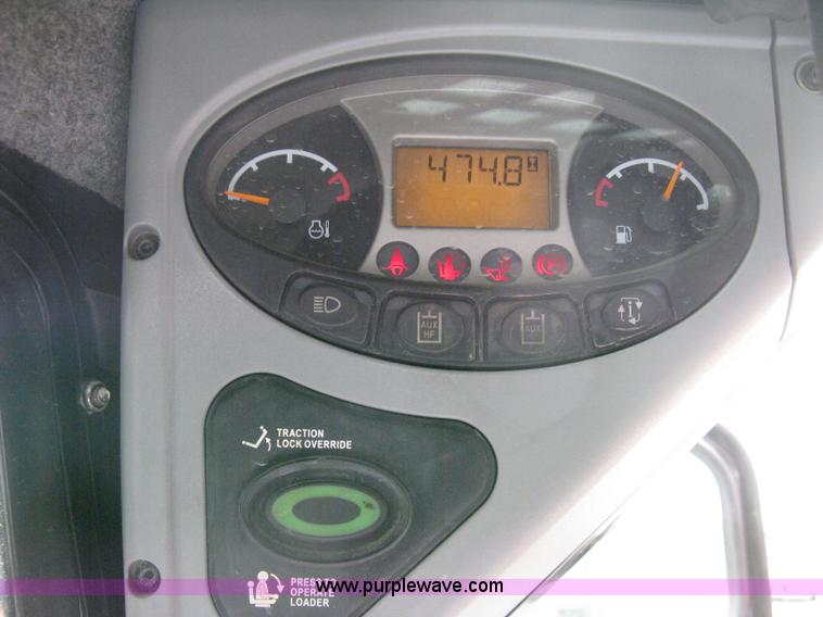 image for item B8108 2010 Bobcat S185 skid steer