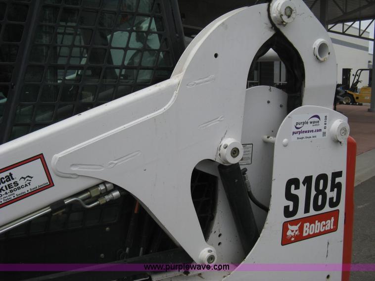 image for item B8108 2010 Bobcat S185 skid steer