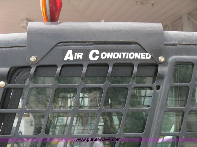 image for item B8108 2010 Bobcat S185 skid steer