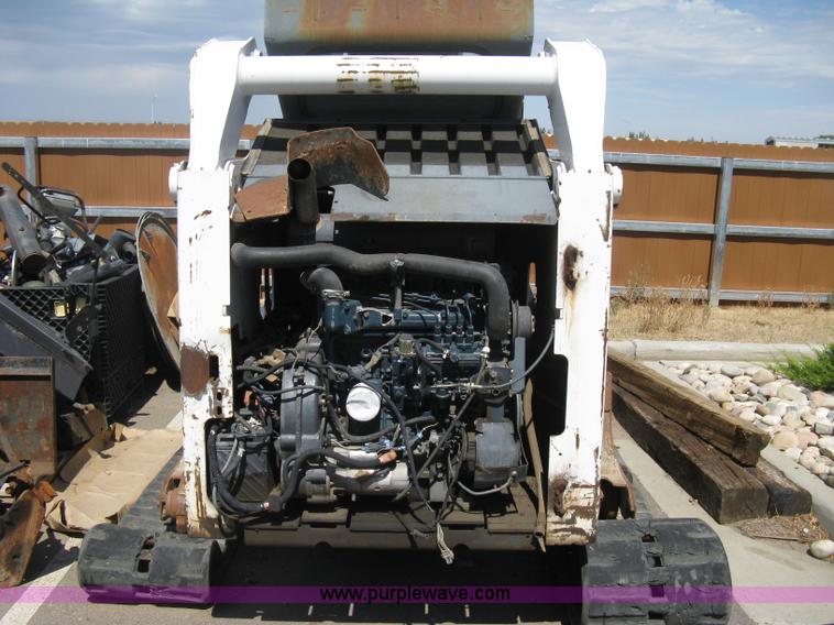 image for item B8122 2005 Bobcat T300 track skid steer