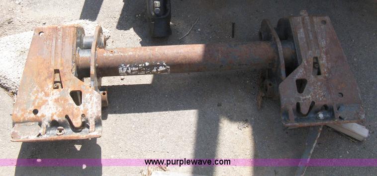 image for item B8122 2005 Bobcat T300 track skid steer