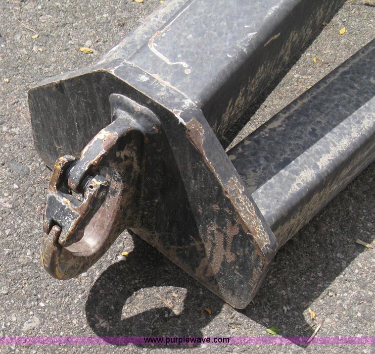 image for item B8125 2003 Bobcat 12 truss boom