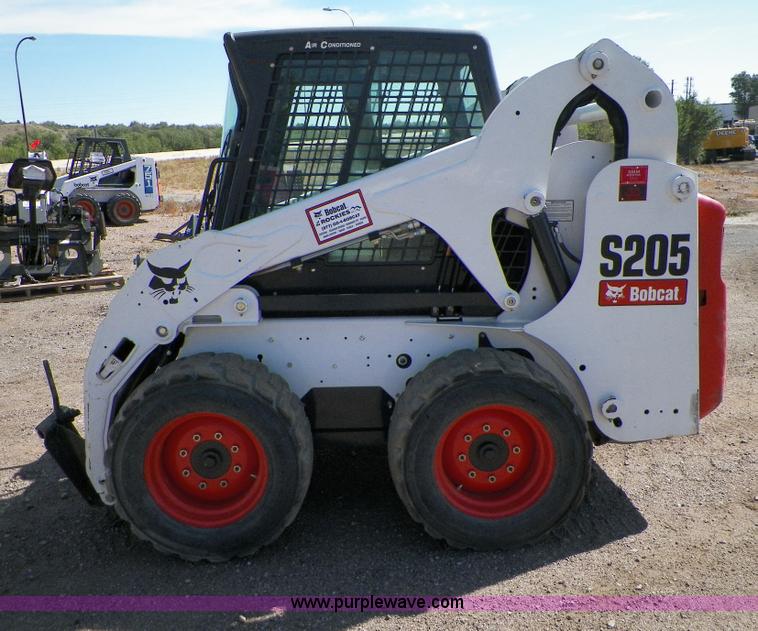 image for item B8310 2010 Bobcat S205 Turbo skid steer