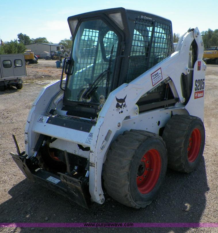 image for item B8310 2010 Bobcat S205 Turbo skid steer