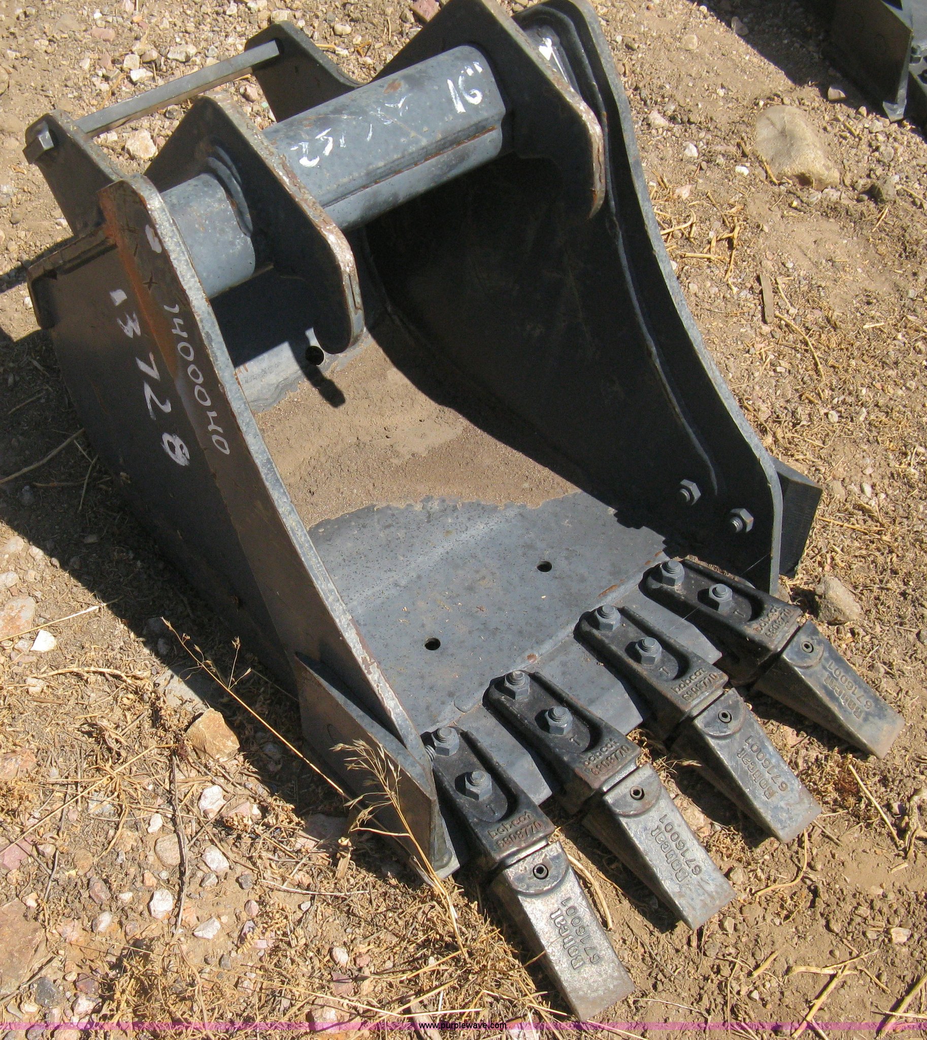 Bobcat 16" toothed excavator bucket in Colorado Springs, CO Item