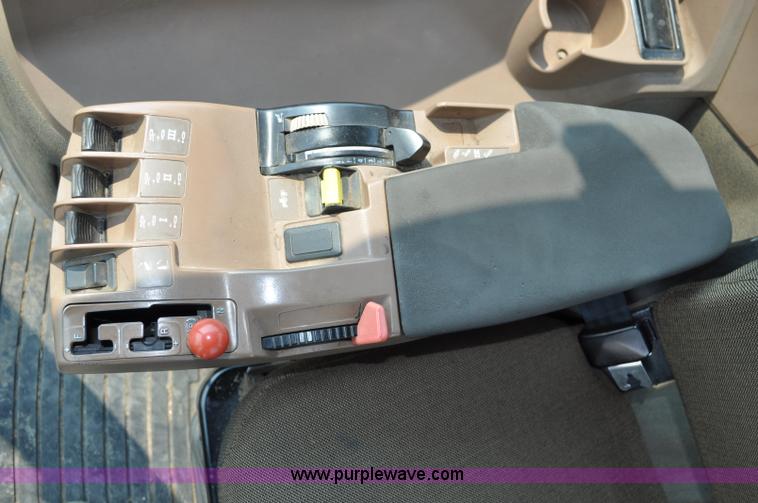 image for item A5984 1997 John Deere 8100 MFWD tractor