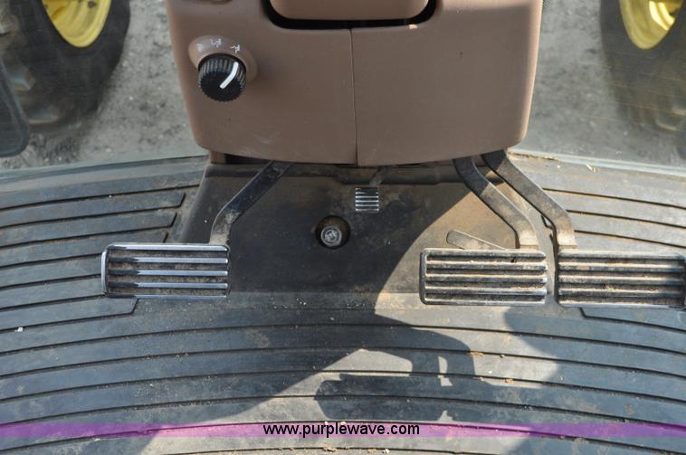 image for item A5984 1997 John Deere 8100 MFWD tractor