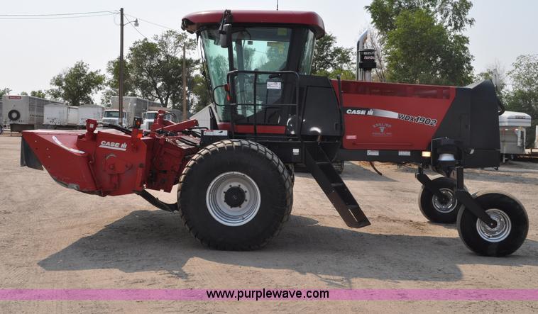 image for item A5985 Case IH WDX1902 self-propelled swather