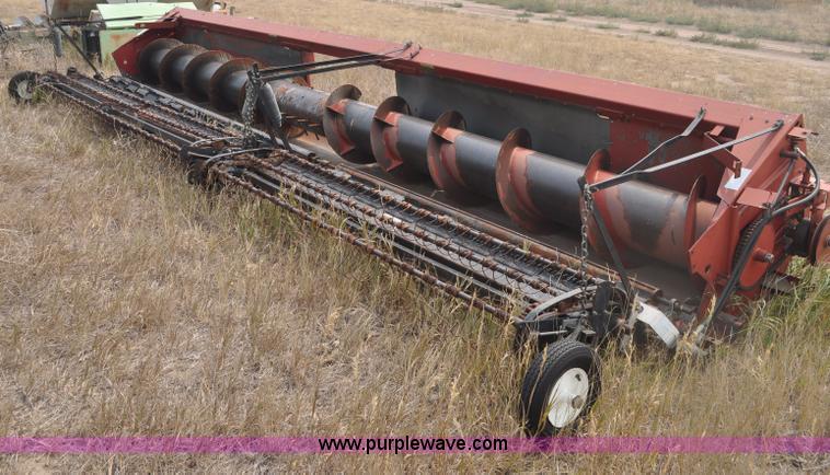 image for item A5990 1989 Case IH 1010 25' pickup header