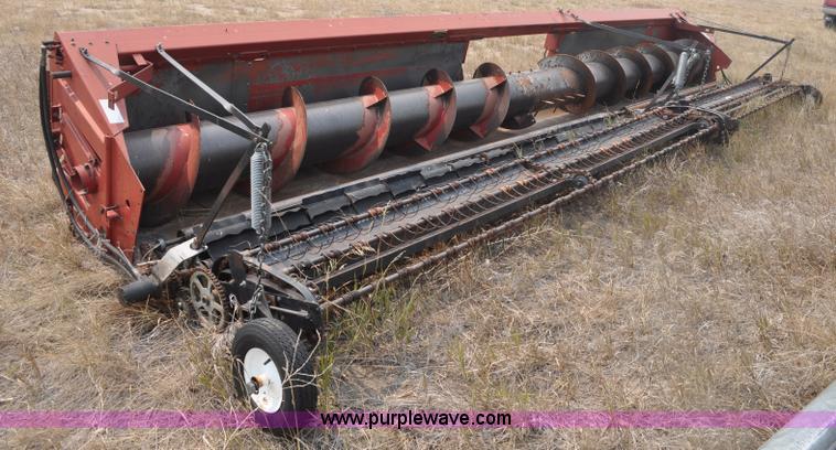 image for item A5990 1989 Case IH 1010 25' pickup header