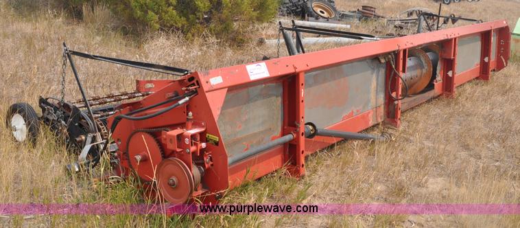 image for item A5990 1989 Case IH 1010 25' pickup header