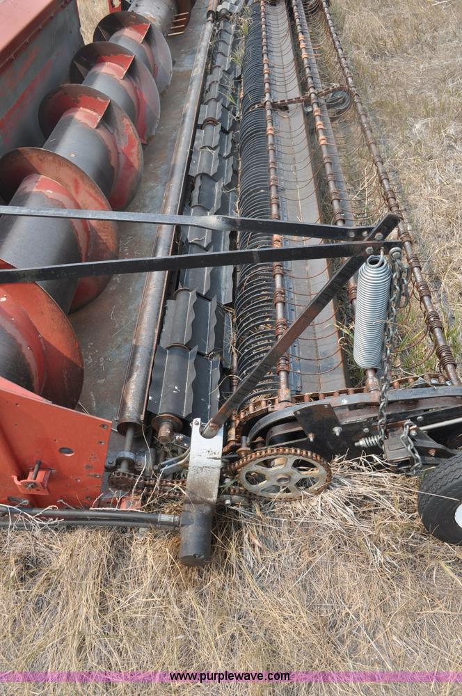 image for item A5990 1989 Case IH 1010 25' pickup header
