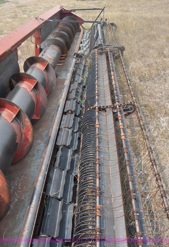 image for item A5990 1989 Case IH 1010 25' pickup header