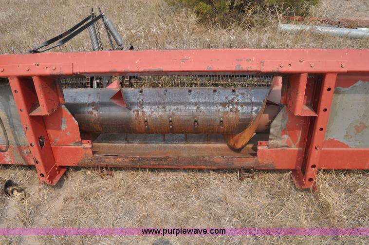 image for item A5990 1989 Case IH 1010 25' pickup header
