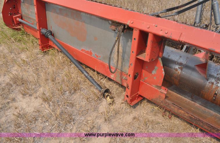 image for item A5990 1989 Case IH 1010 25' pickup header