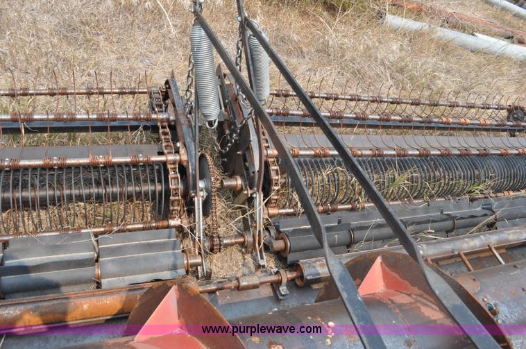 image for item A5990 1989 Case IH 1010 25' pickup header