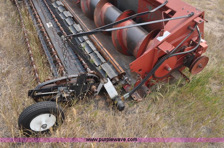 image for item A5990 1989 Case IH 1010 25' pickup header