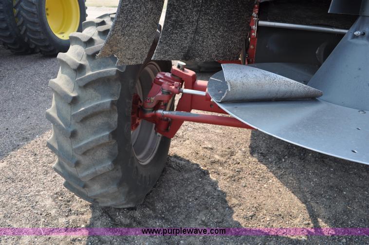 image for item A5991 2005 Case IH 2388 combine
