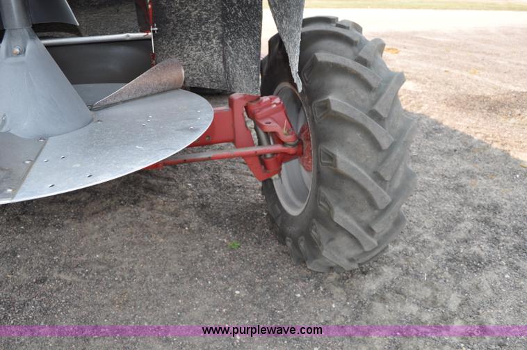 image for item A5991 2005 Case IH 2388 combine