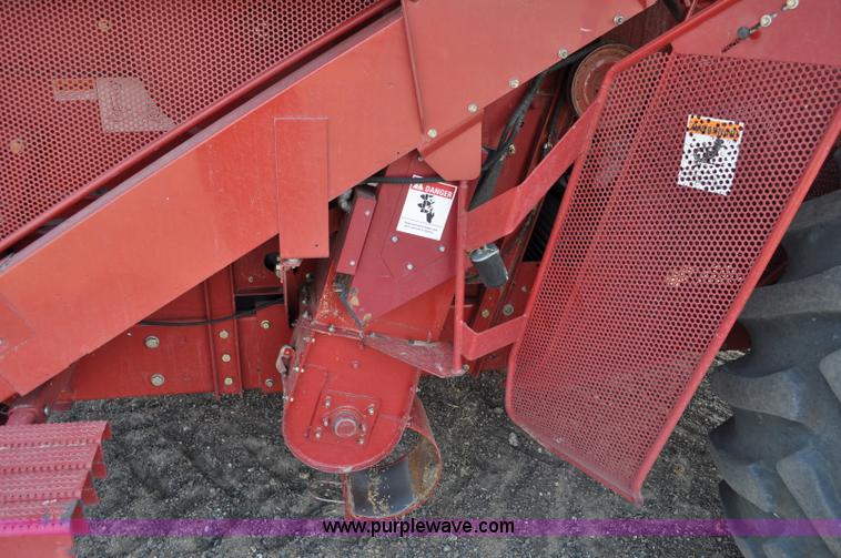 image for item A5991 2005 Case IH 2388 combine