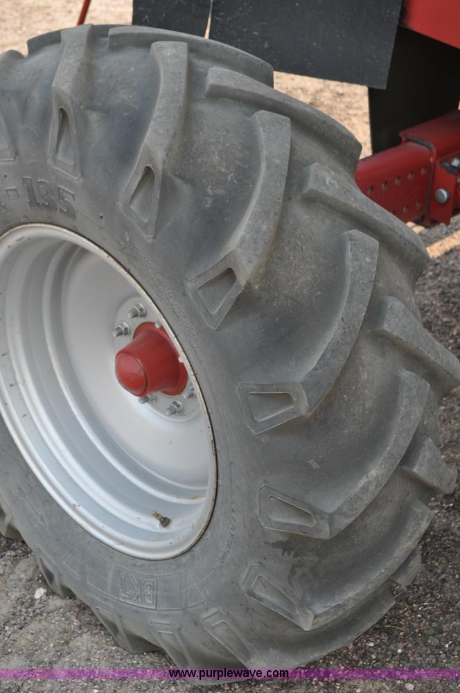 image for item A5991 2005 Case IH 2388 combine
