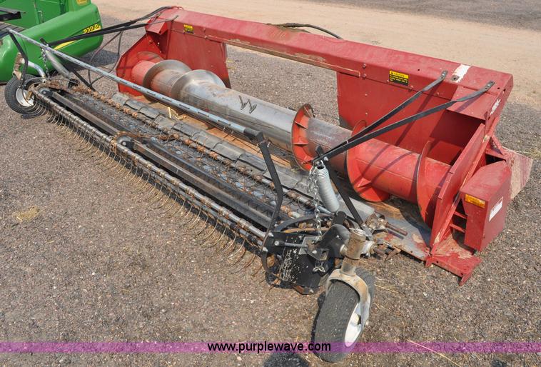 image for item A5992 1981 Case IH 810 pickup header