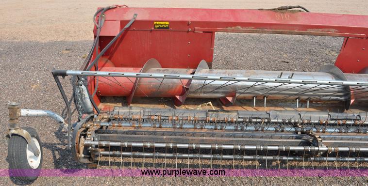 image for item A5992 1981 Case IH 810 pickup header