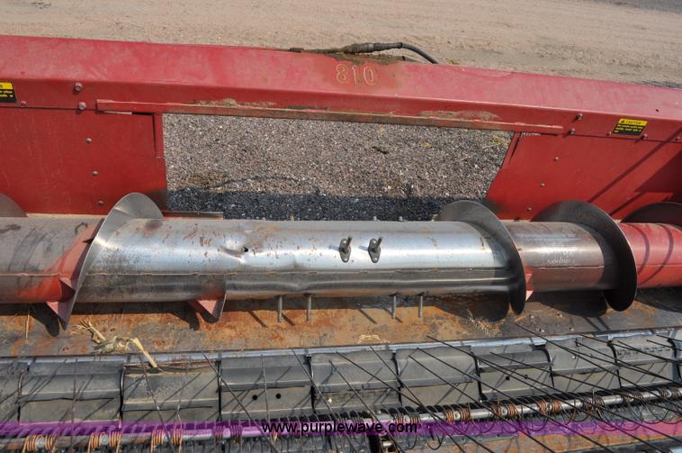 image for item A5992 1981 Case IH 810 pickup header