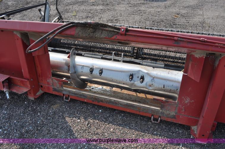 image for item A5992 1981 Case IH 810 pickup header