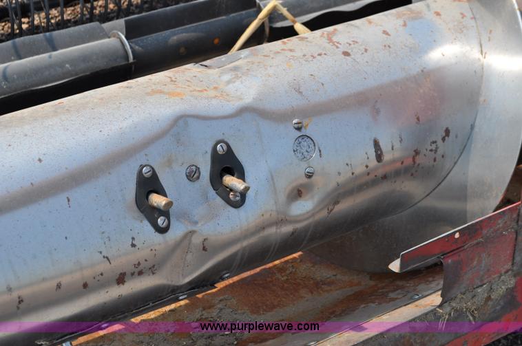image for item A5992 1981 Case IH 810 pickup header