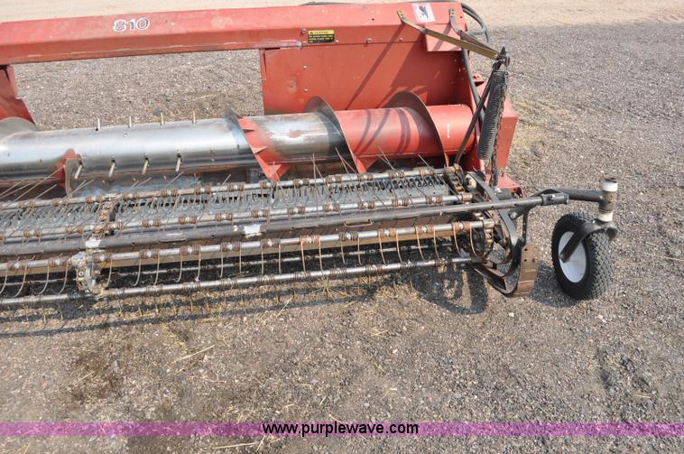 image for item A5993 1985 Case IH 810 pickup header