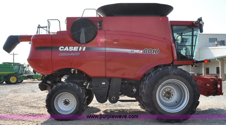 image for item A5996 2008 Case IH 8010 combine