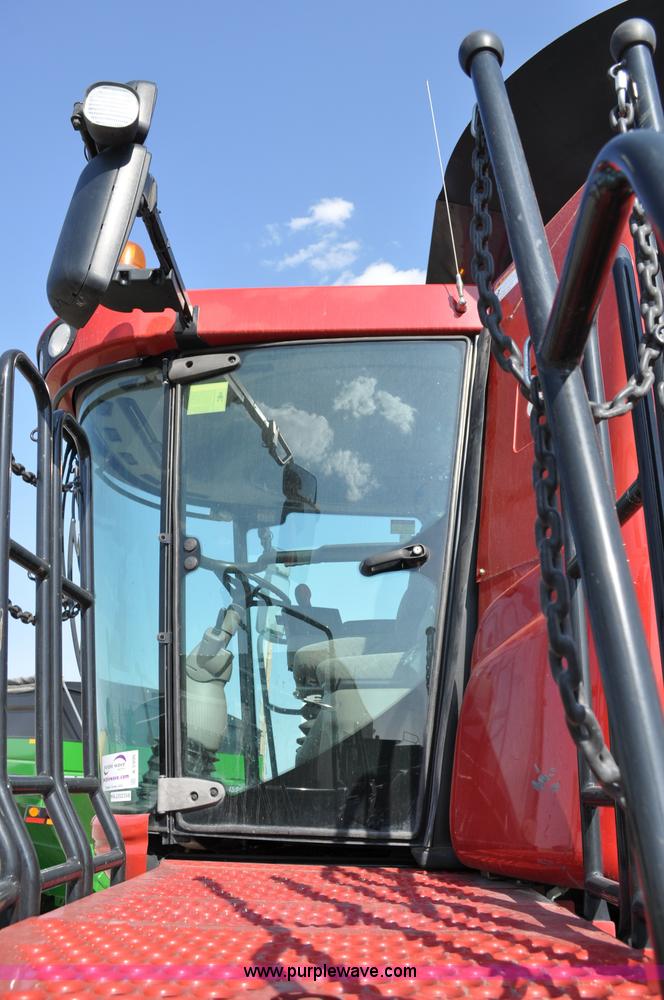 image for item A5996 2008 Case IH 8010 combine