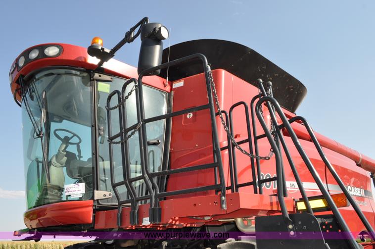 image for item A5996 2008 Case IH 8010 combine