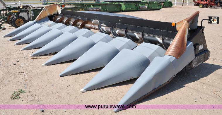 image for item A5999 1999 AGCO Gleaner corn header