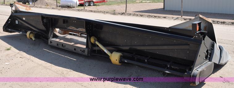 image for item A5999 1999 AGCO Gleaner corn header