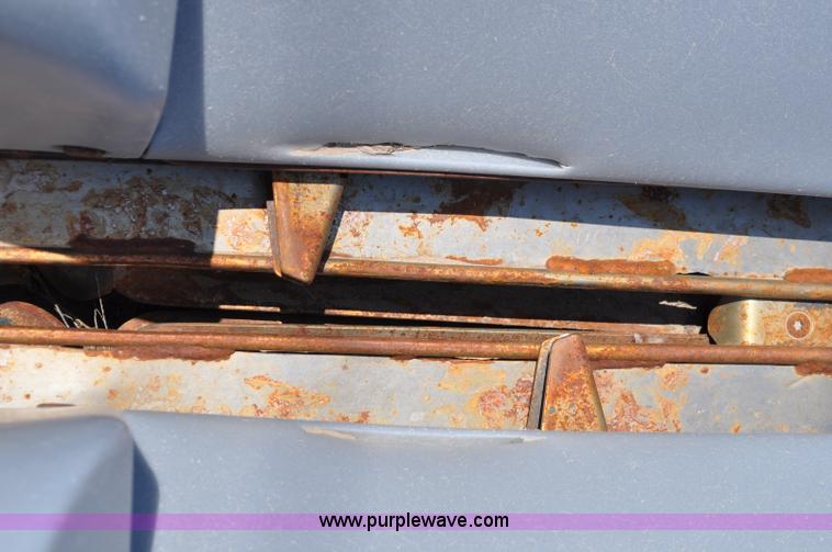 image for item A5999 1999 AGCO Gleaner corn header